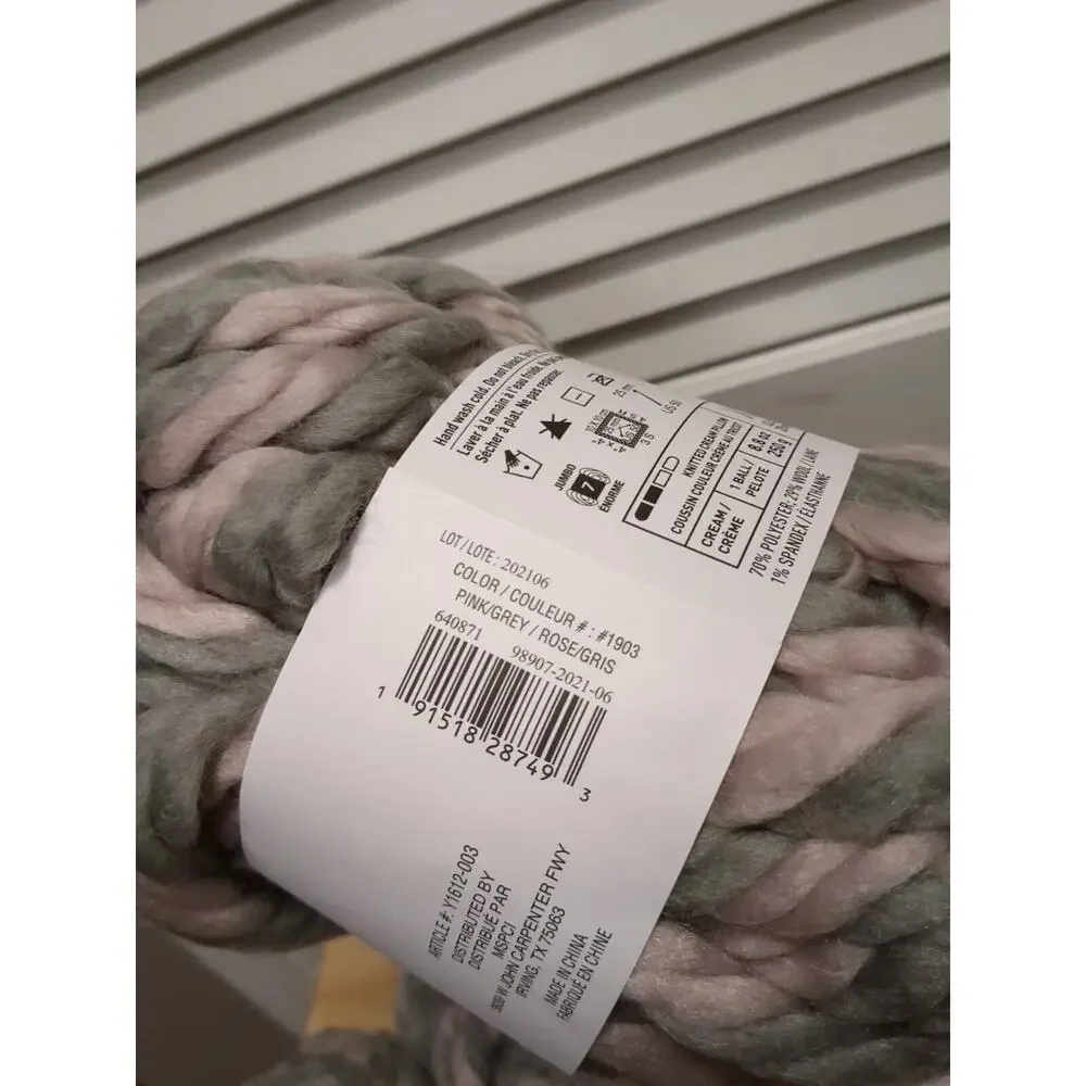 Loops & Threads Chunky Twist Pink Grey 4 skeins yarn 1903 Lot 202106 1000 Grams